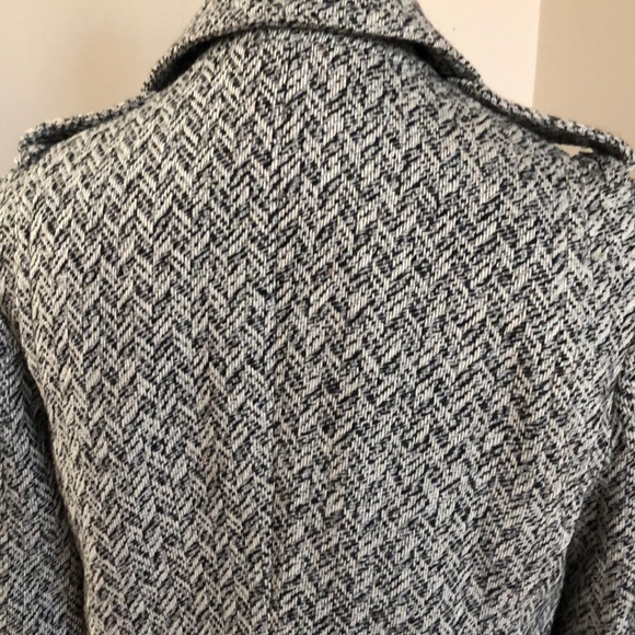 Jackets - Picture 3 of 5